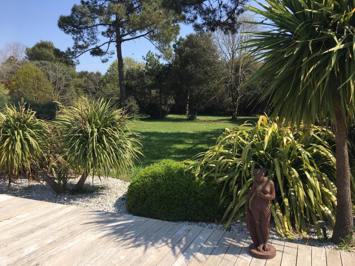 Les Naiades Hotel Dolus-d'Oleron Exterior photo