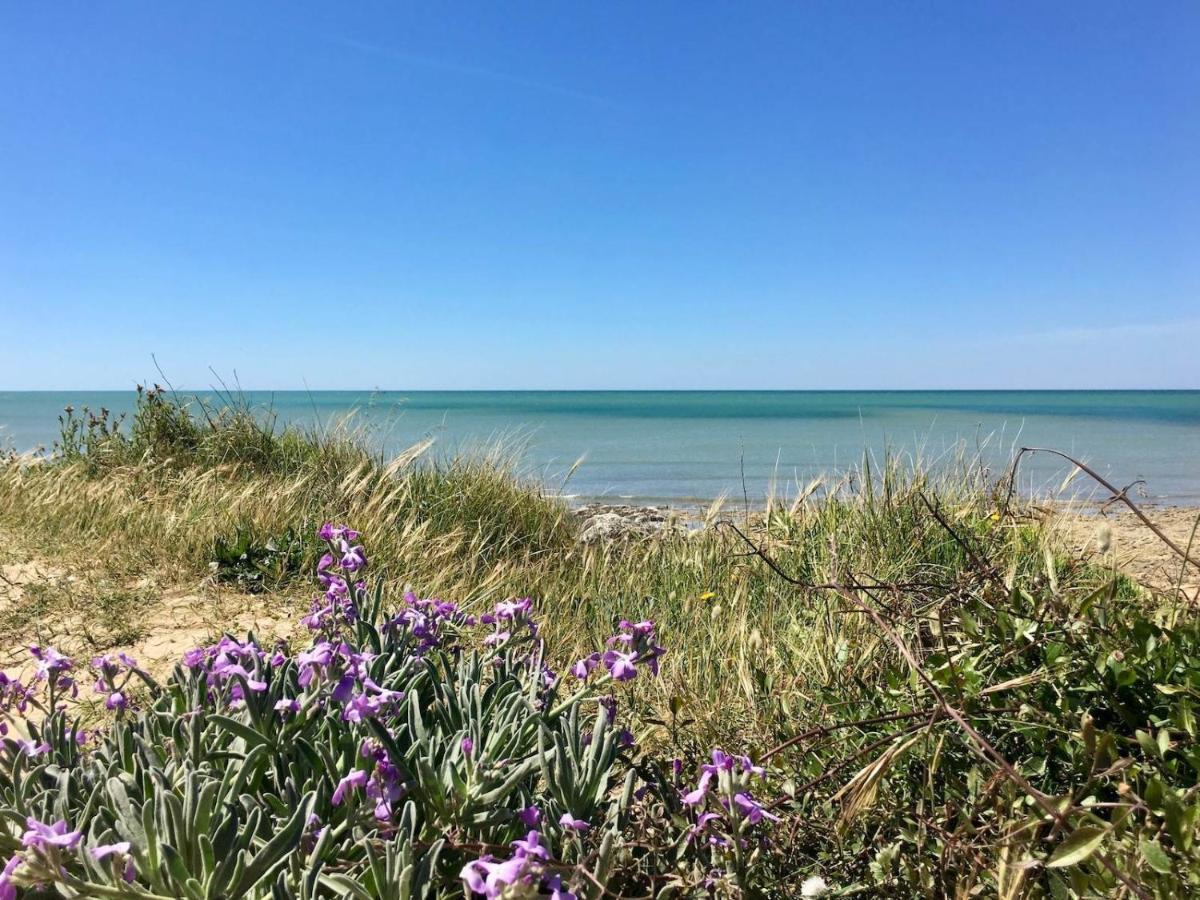 Les Naiades Hotel Dolus-d'Oleron Exterior photo